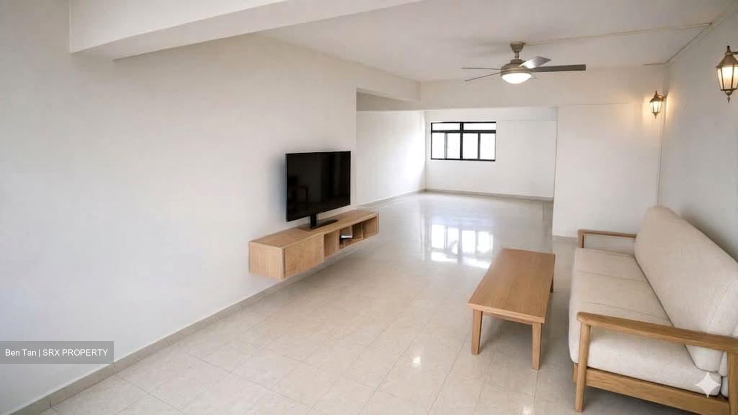 Blk 311 Jurong East Street 32 (Jurong East), HDB 5 Rooms #559060821
